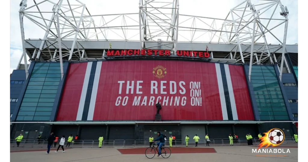 Stadion lama Old Trafford